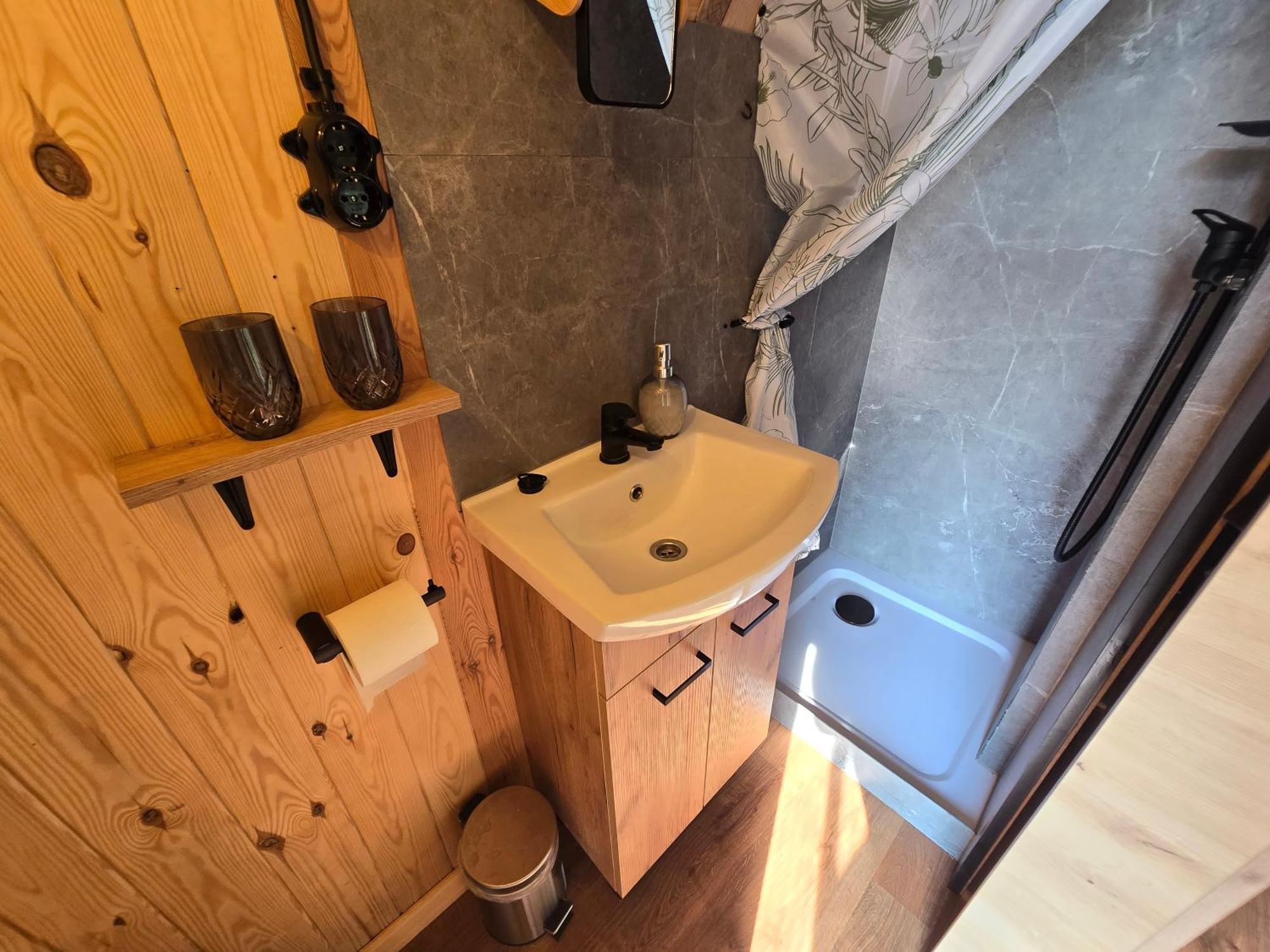 Oaza Swiety Spokoj - Domek Z Balia I Jacuzzi Rzasnik Exterior foto